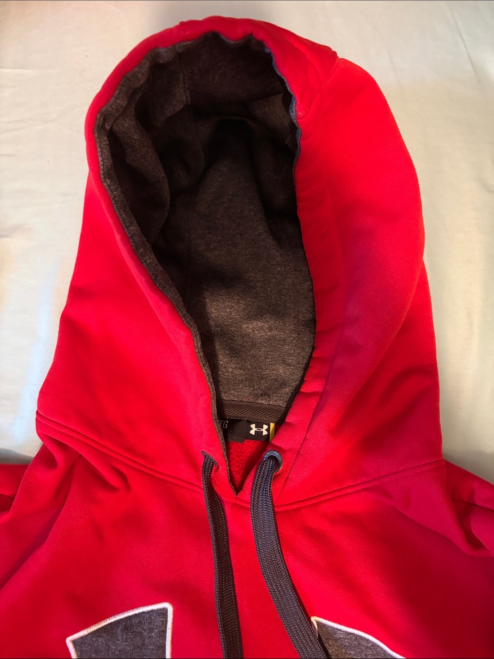 Men’s UnderArmour Hoodie Sweatshirt - Picture 3 of 4